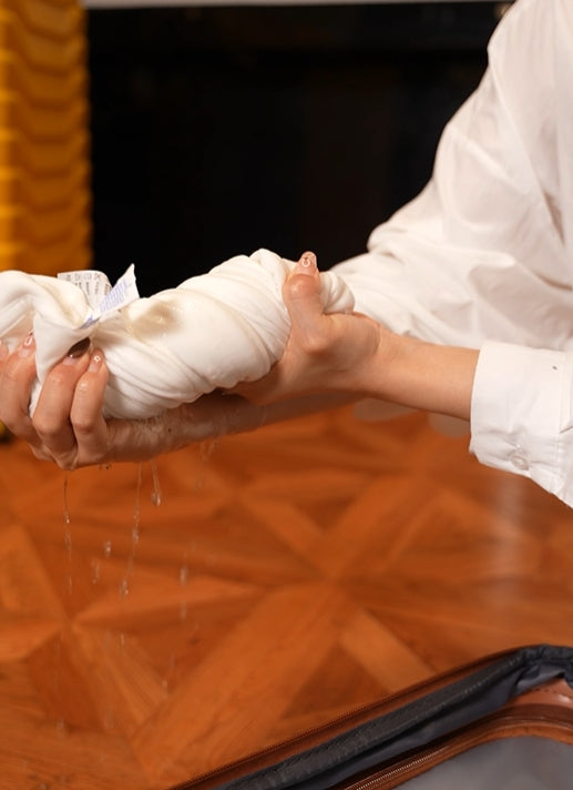 How to Store Wet Clothes in Your Luggage Without Ruining It?